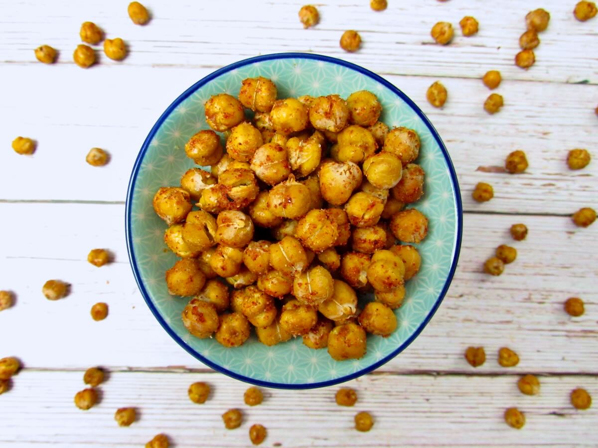Vegan Air Fryer Chickpeas as a healthy snack.